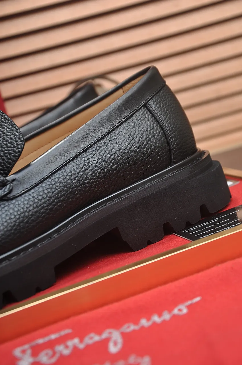 Men's shoes 💰680💶 [Ferragamo/Ferragamo] The latest model in the counter. Original imported high-quality cowhide with open sides + imported 🐂 water-dyed cowhide lining + original luxury metal buckle + original combination outsole. Comparison without pressure 38--45 (45 is custom-made and cannot be returned or exchanged)